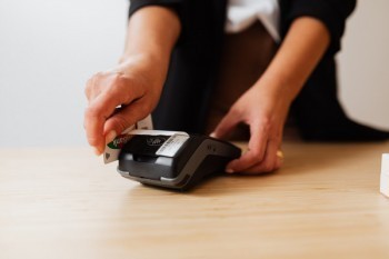 信用卡逾期還清了卡還能用嗎？能注銷嗎？