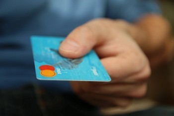 信用卡逾期,公安不立案嗎？逾期不還會(huì)連累家人嗎？