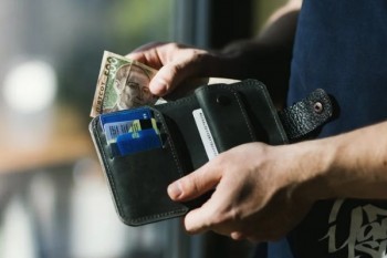 欠信用卡多少錢會被起訴坐牢？起訴了多久法院強制執(zhí)行？