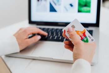 信用卡可以協(xié)商還款嗎？可以存錢嗎？