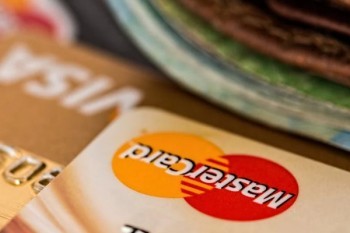 信用卡分期了還可以一次性還款嗎