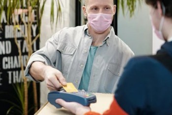 信用卡欠錢還不上怎么辦?