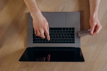 貸款逾期不還的后果？該怎么協(xié)商還款？