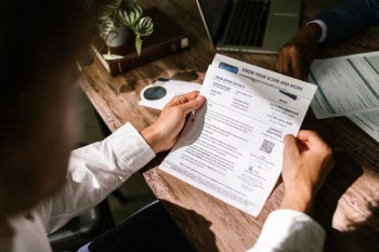 多張信用卡逾期還不上怎么辦？如何避免？