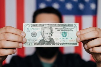 信用卡還了最低還款算逾期嗎？利息怎么算？