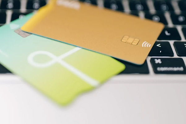 信用卡逾期能坐飛機和高鐵嗎