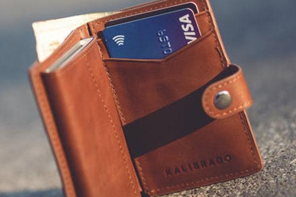 信用卡逾期還能辦別的信用卡嗎