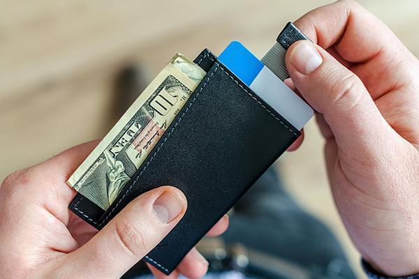 有逾期記錄還能申請信用卡嗎？可以貸款買房嗎？