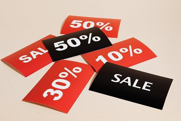 信用卡逾期的利息和違約金怎么算？有何區(qū)別？