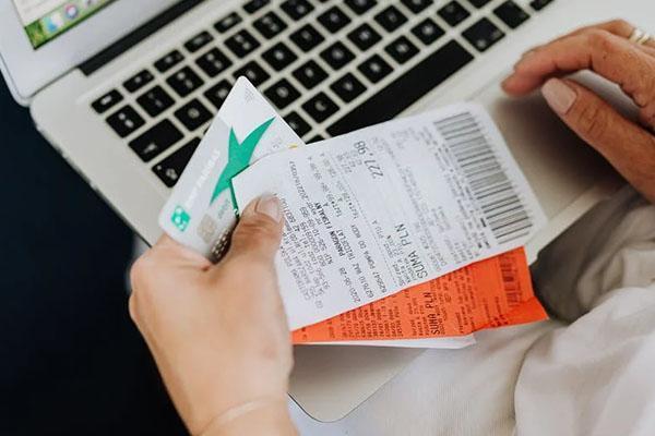 信用卡5000逾期一年利息多少？還能不能申請(qǐng)信用卡？