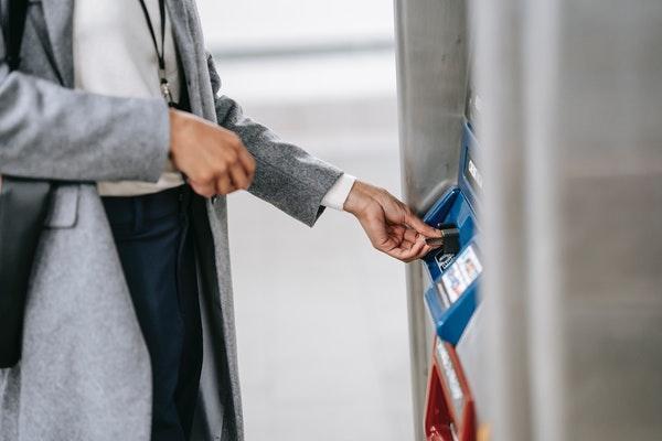 農(nóng)商銀行信用卡申請進(jìn)度查詢方法？申請要求？