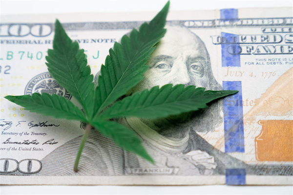 花唄的利息是多少？只還最低還款會(huì)怎么樣？
