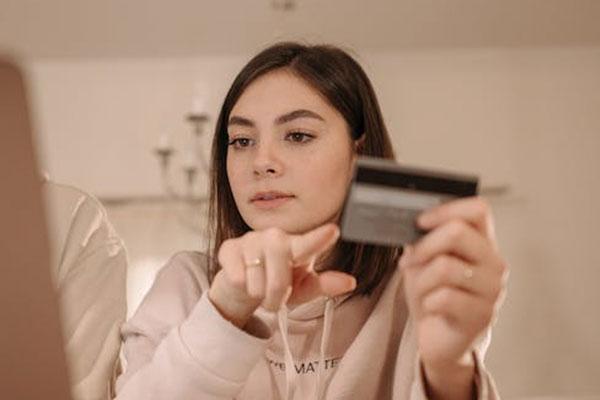 信用卡逾期一次能貸款嗎