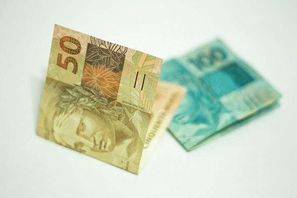 信用卡到期不換卡會(huì)怎樣？還有欠款怎么辦？