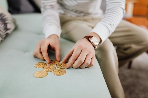 農(nóng)行信用卡逾期可以協(xié)商減免嗎？寬限是幾天?
