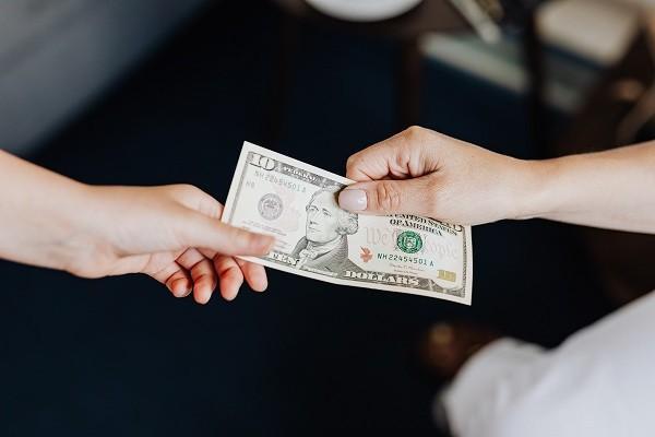 信用卡債務協(xié)商處理可行嗎？需需先交誠意金嗎？