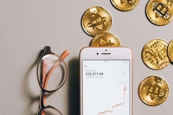 金條逾期一年多信用上沒顯示可能嗎？逾期記錄多久才能消除？