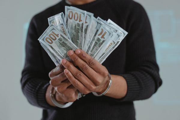 京東金條逾期一天立馬還款會有影響嗎？影響貸款嗎？
