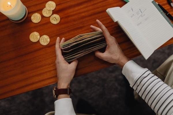 銀行信用卡怎么注銷？逾期注銷會(huì)怎么樣？