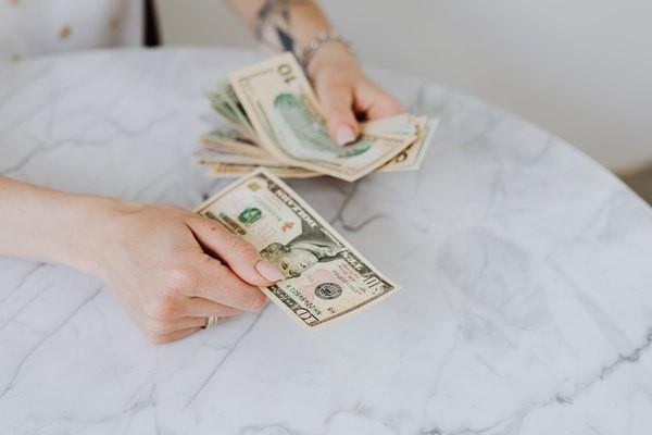 滴滴金融還款寬限是幾天內(nèi)還款？還款能分多少期還款？