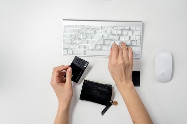 招行信用卡逾期能辦銀行卡嗎？逾期還不上怎么辦？