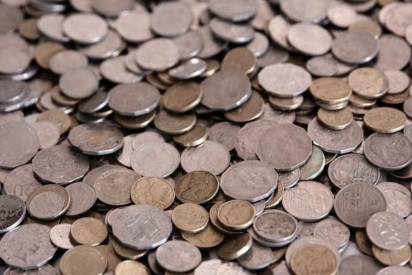 招商銀行自由人生白金信用卡年費(fèi)能免嗎？還款日能改嗎？