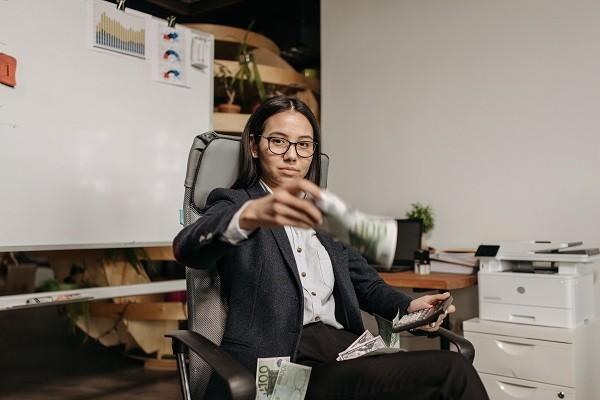 信用卡協(xié)商后二次逾期有寬限期嗎？二次逾期還可以協(xié)商嗎？