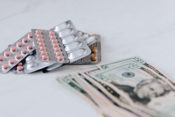 招商信用卡扣了年費能退回來嗎？不用年費可以不交嗎?