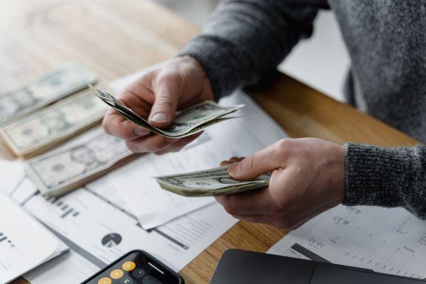 張家口銀行信用卡逾期寬限是幾天？銀行信用卡逾期利息多少？