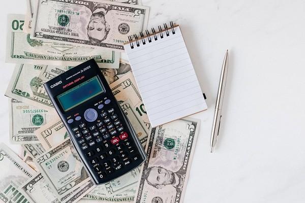 招行白金信用卡免年費嗎？申請條件有哪些？