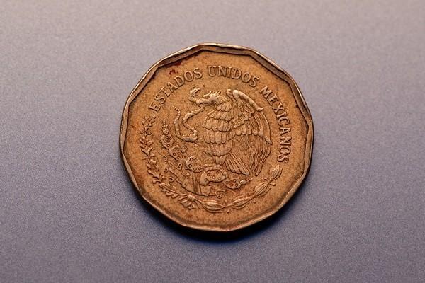 興業(yè)信用卡逾期后違約金加利息怎么算？怎么申請(qǐng)減免？