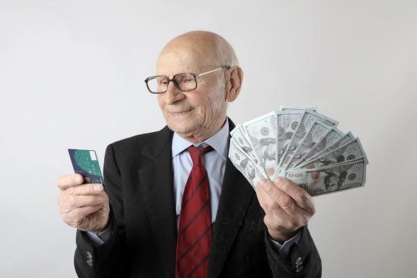 花唄兩個(gè)月沒(méi)還利息多少？?jī)蓚€(gè)月沒(méi)還會(huì)上信用嗎？