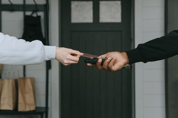 分期樂多久給緊急聯(lián)系人打電話？逾期多久上報信用？