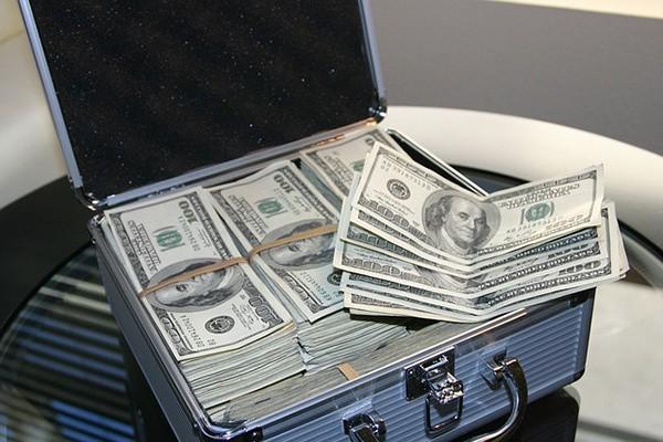 信用卡逾期還可以借錢嗎？信用卡借錢有利息嗎？