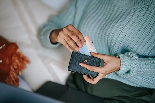 郵政信用卡逾期協(xié)商技巧有哪些？逾期協(xié)商找誰(shuí)？
