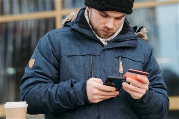 農(nóng)行信用卡逾期兩天利息多少呢？收取了滯納金申請(qǐng)不退換該怎么辦？