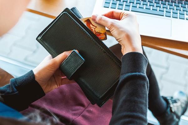 中國銀行信用卡逾期了無力償還怎么辦？會(huì)打電話給家里人？