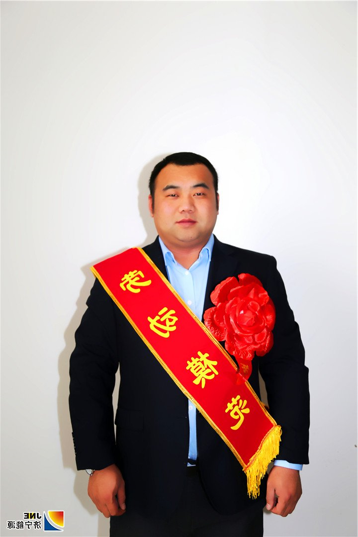 1、集团要闻：【劳模风采】提升服务做销售，好煤卖出好价钱--朱家峁煤矿劳模李洋洋.jpg