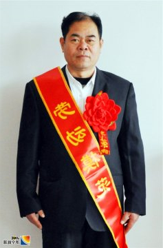 【劳模风采】运输线上的“硬”人——记集团公司劳动模范、花园煤矿运输工区区长江来运