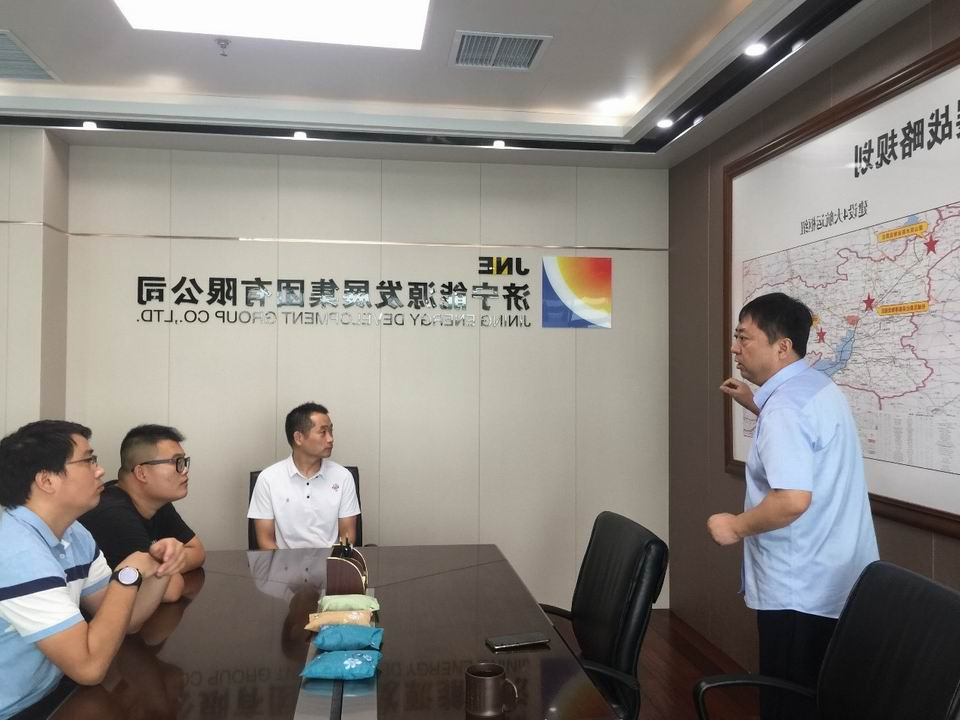 闵维为新分大学生上好人生入职“第一课”.jpg
