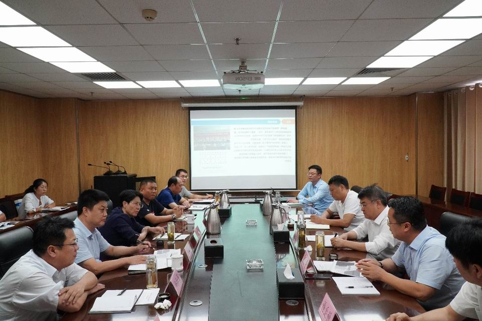 张广宇陪同丰家雷到汶上县委县政府进行座谈交流1.jpg