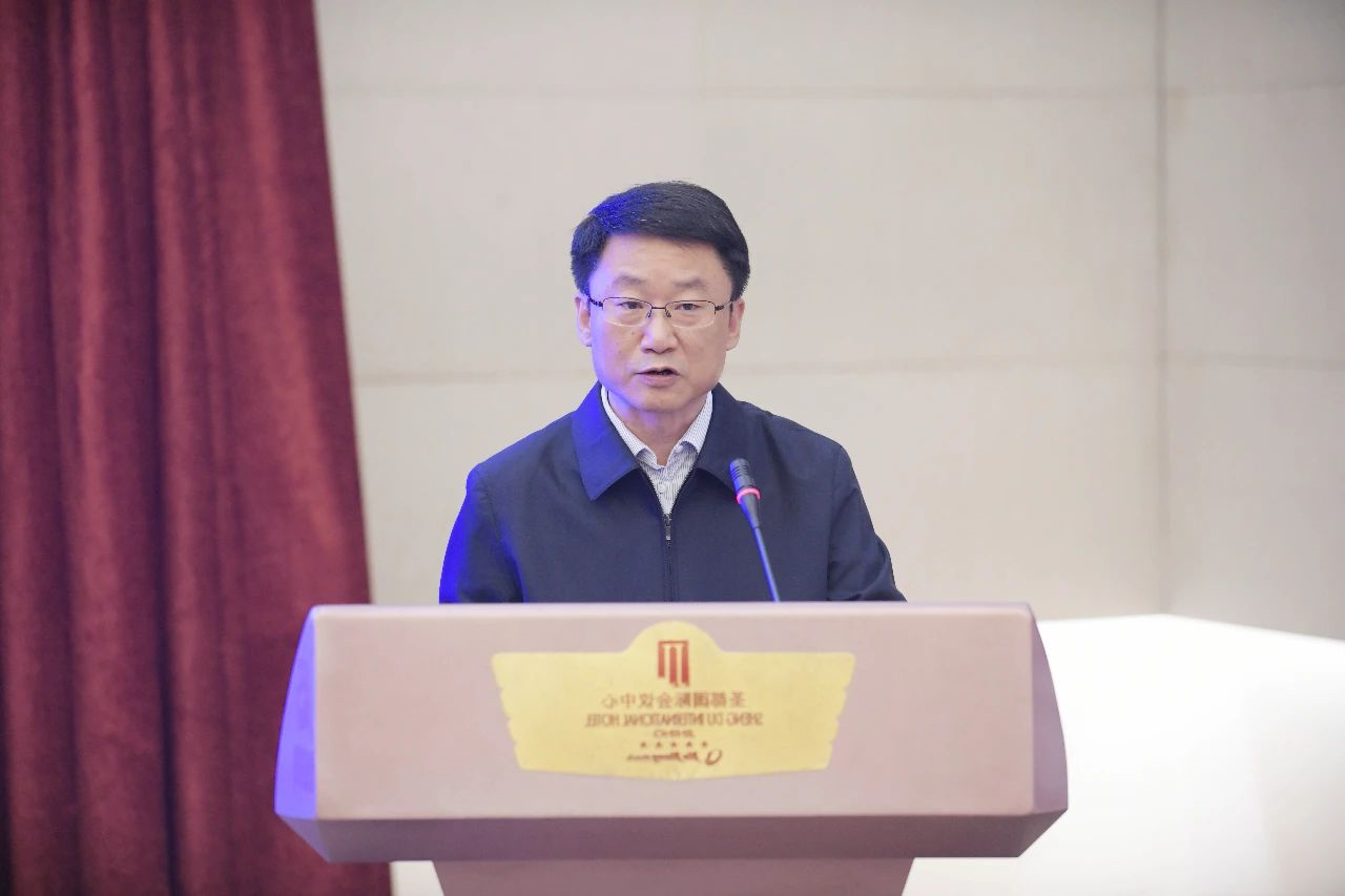 山东大学——济宁能源合作共建高端装备制造研究中心签约成立暨揭牌仪式隆重举行2.jpg