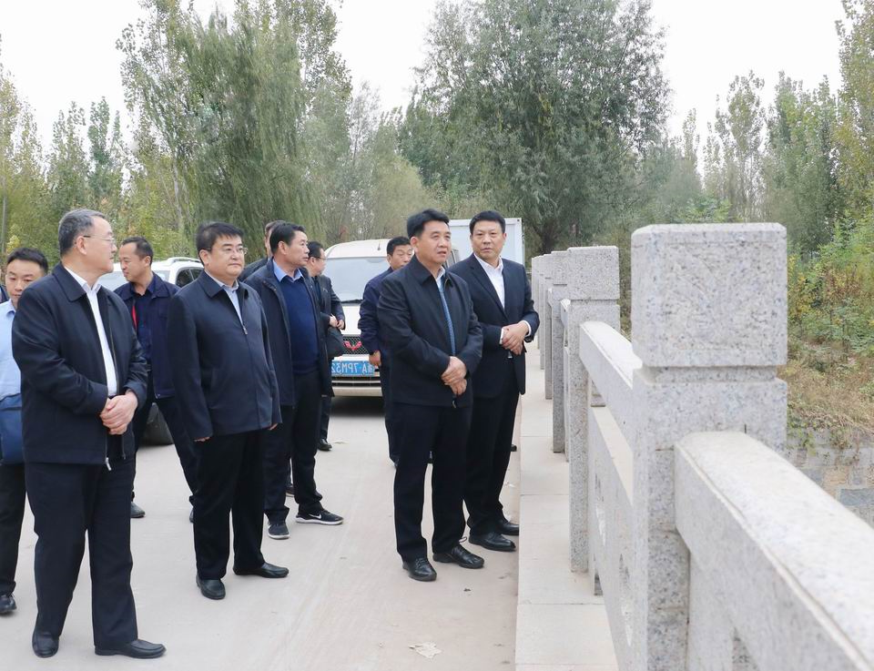 丁永民一行到济矿物流公司参观调研.jpg