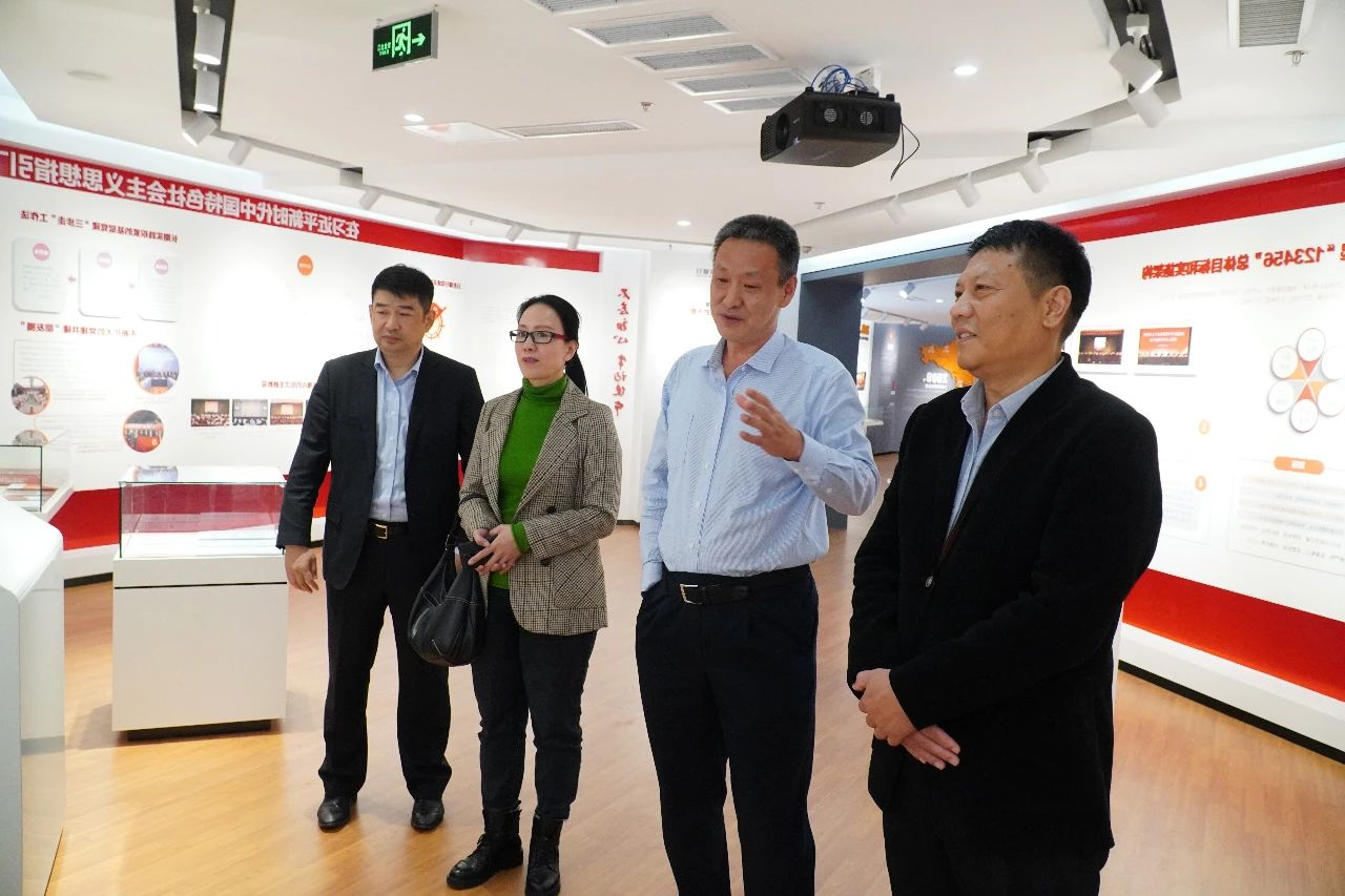 张广宇到日照银行走访洽谈2.jpg