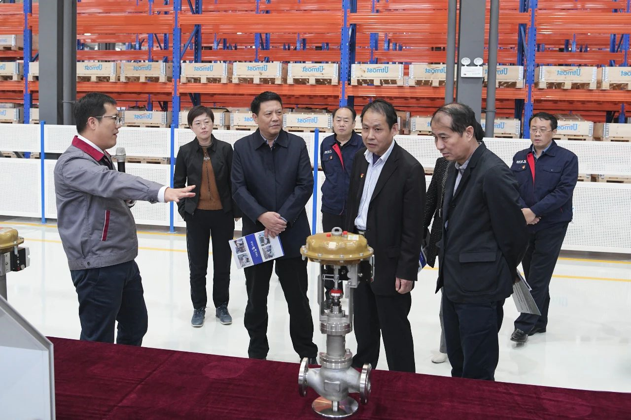 全市国资系统观摩团走进集团公司精密制造产业园、东方世纪大厦观摩指导2.jpg
