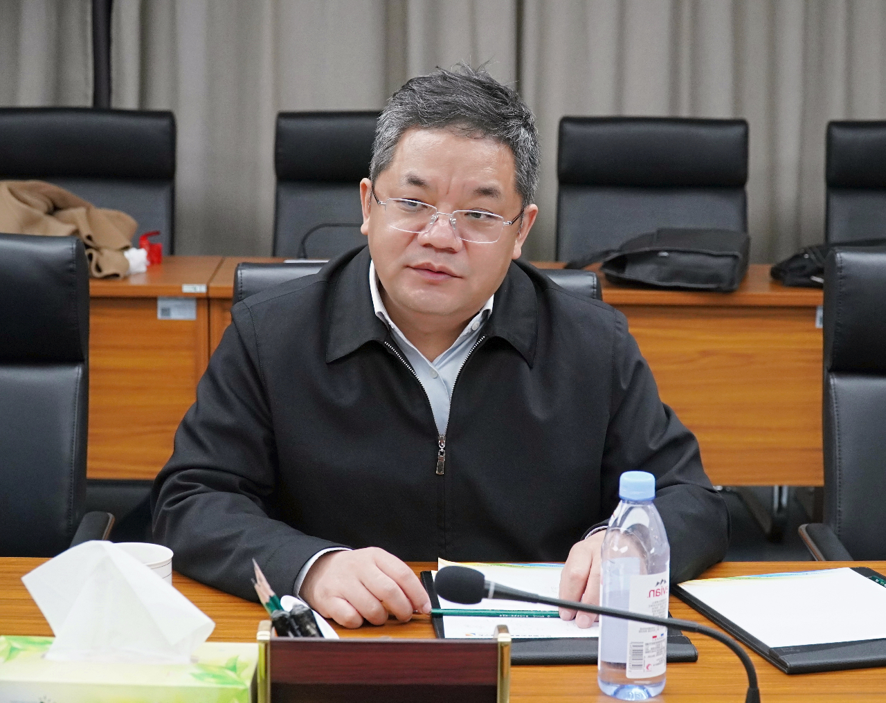 魏洪波一行到集团公司考察调研1.jpg