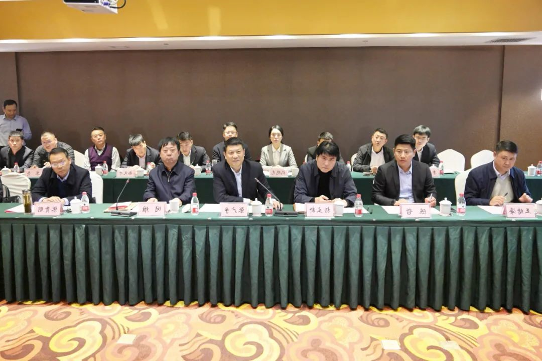 济宁能源港航集团梁山钢铁物流加工基地建设项目签约仪式隆重举行7.jpg