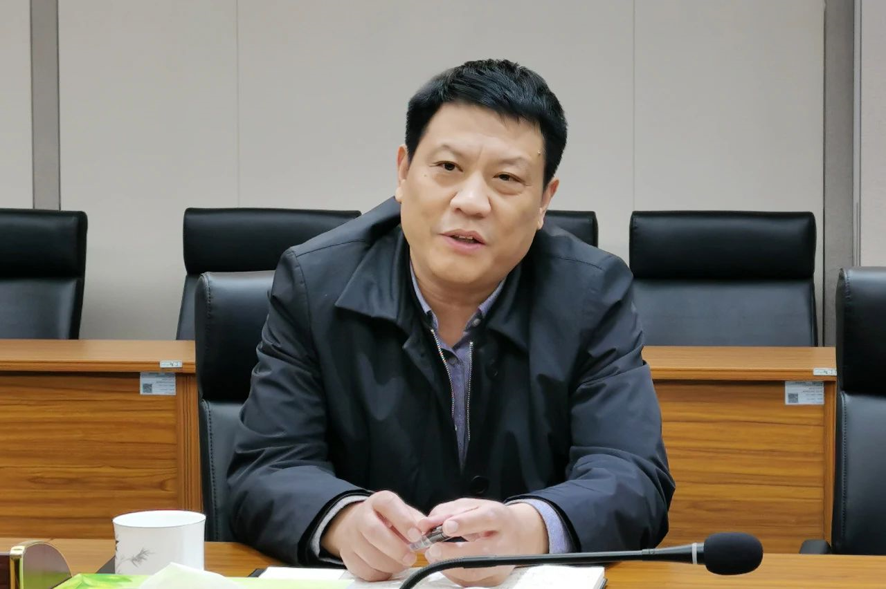 张广宇听取森达美三港口提升改造方案汇报.jpg