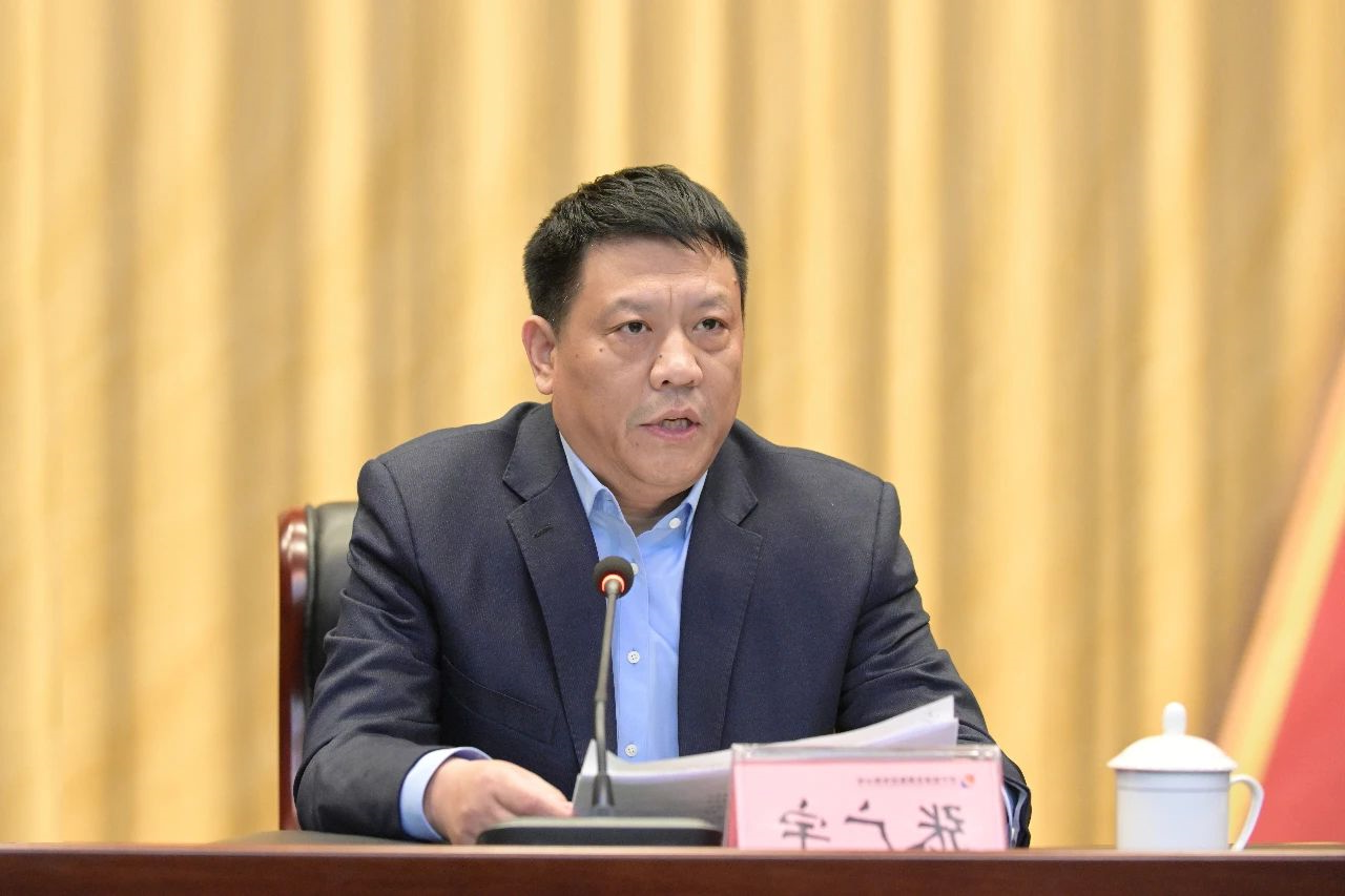 集团公司召开党的十九届五中全会精神宣讲暨全员创新科技人才表彰大会2.jpg