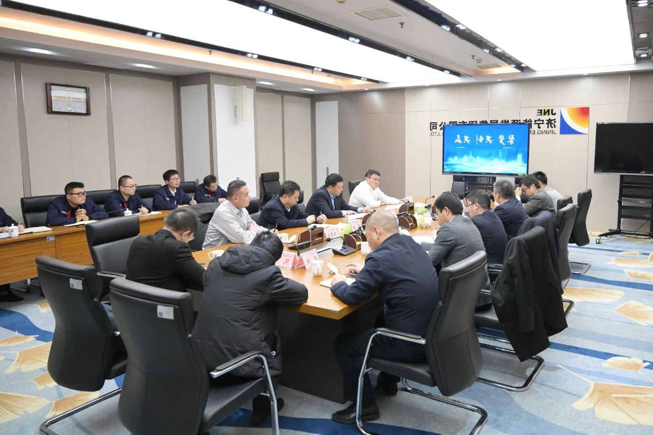 集团公司召开港航龙拱港发展工作座谈会2.jpg